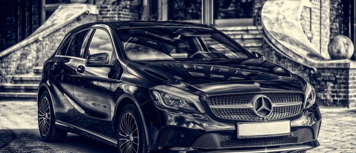 mercedes-3417100_640