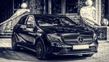 mercedes-3417100_640